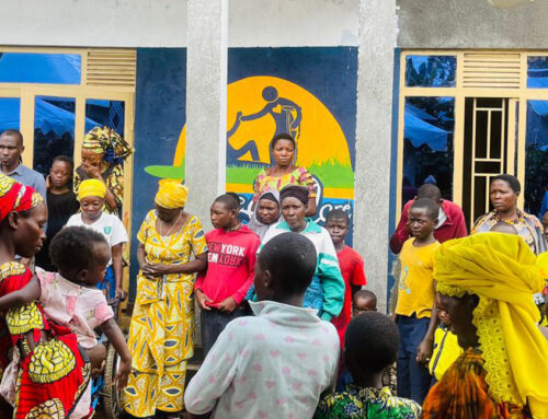 Empowerment durch Zusammenarbeit: Friends of Ruanda baut mit Hilfe der Stiftung Entwicklungszusammenarbeit (SEZ) Baden-Württemberg ein Haus für Mütter behinderter Kinder.